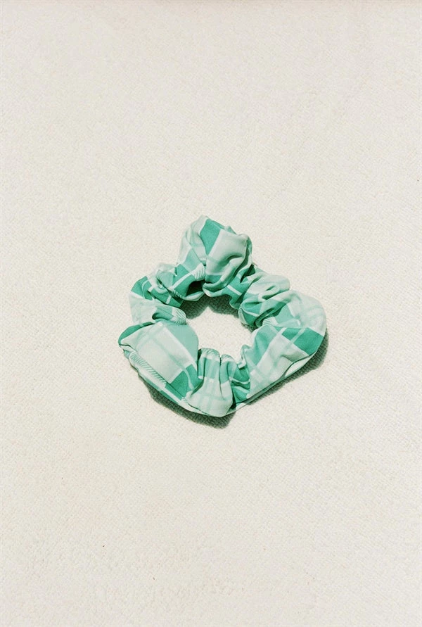 Verde Scrunchie 2 Verde Scrunchie - Image 2